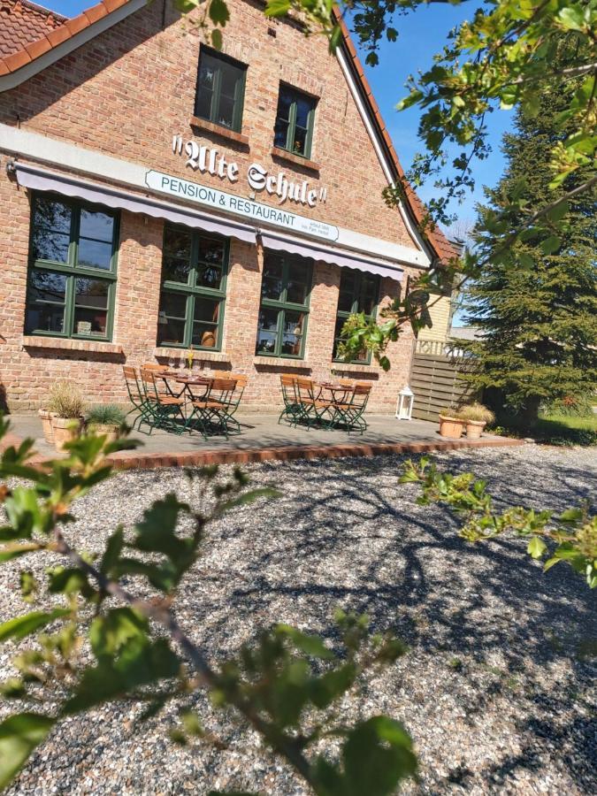 Pension & Restaurant "Alte Schule" Kluis Buitenkant foto